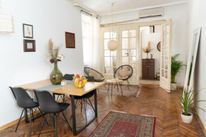 85m large, freshly renovated, Bona Apartment